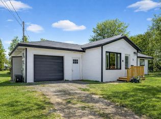 22 2nd St, Georgina, ON L0E 1E0