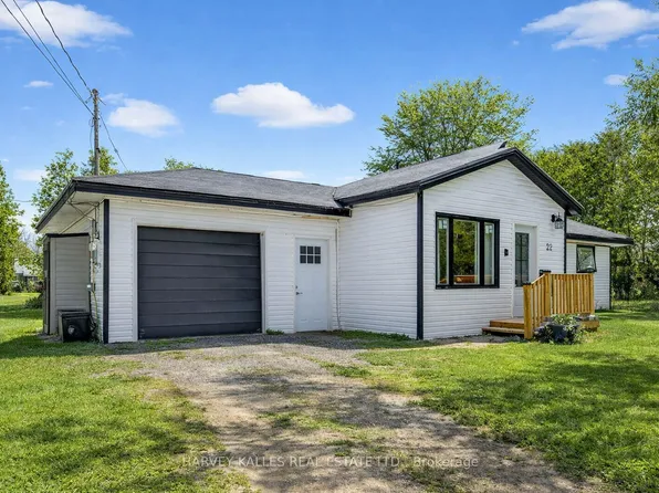 22 2nd St, Georgina, ON L0E 1E0
