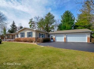 6511 Sands Rd, Crystal Lake, IL 60014