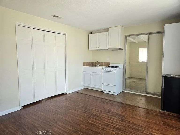 2019 E Bonnie Brae Ct — Photo 3