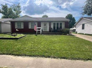 1959 Stonehenge Rd, Springfield, IL 62702