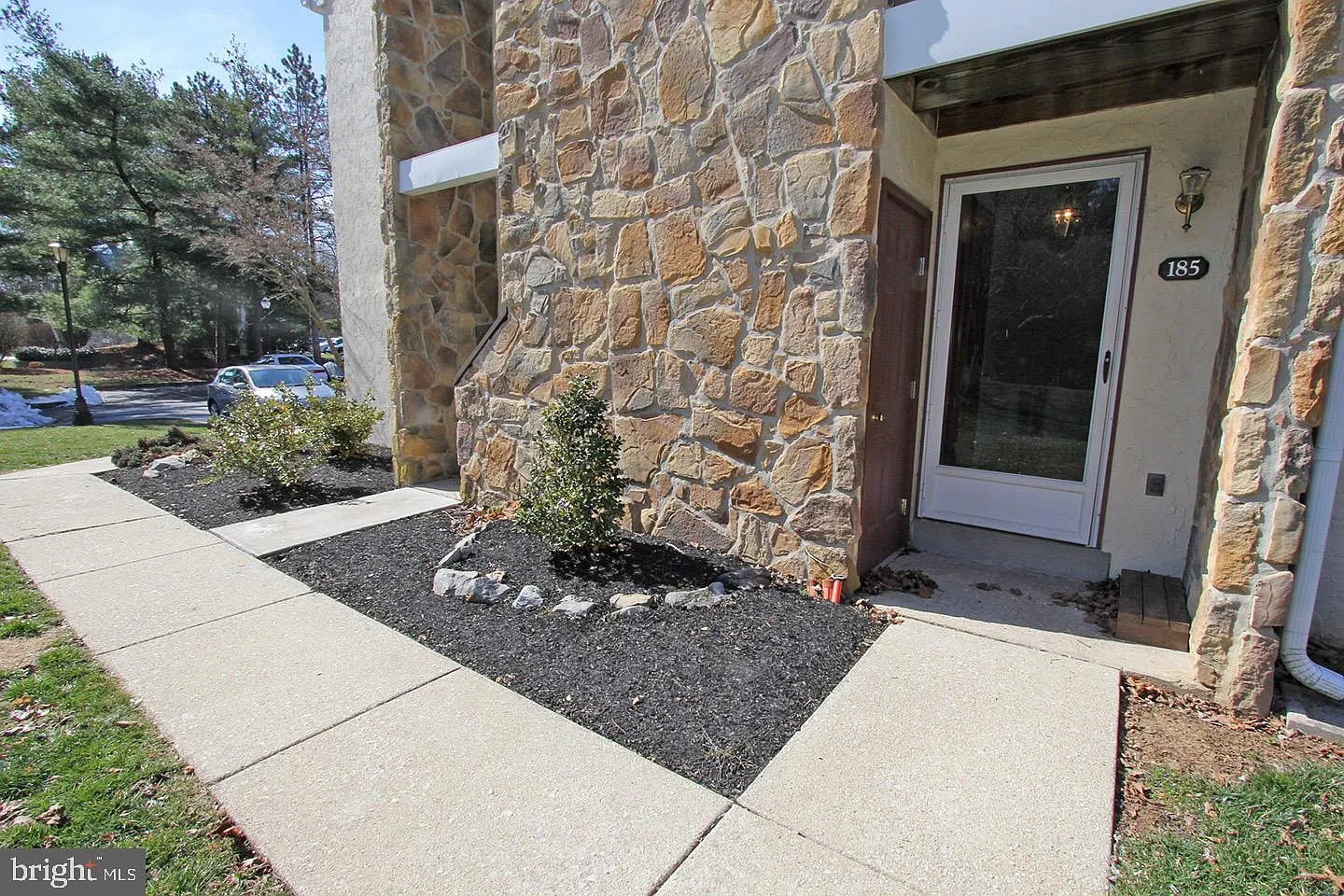 3 bed, 1476 sqft, $2,500 — Photo 1