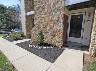 185 Valley Stream Cir, Wayne, PA 19087