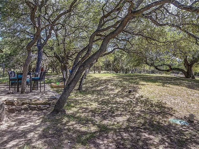 17106 Oak Cliff Cir — Photo 18