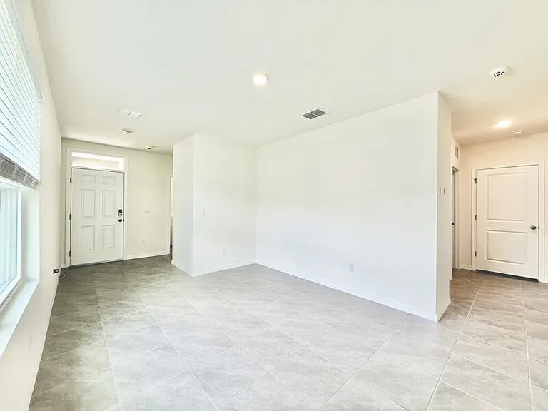 5699 Chorleywood Ln — Photo 18