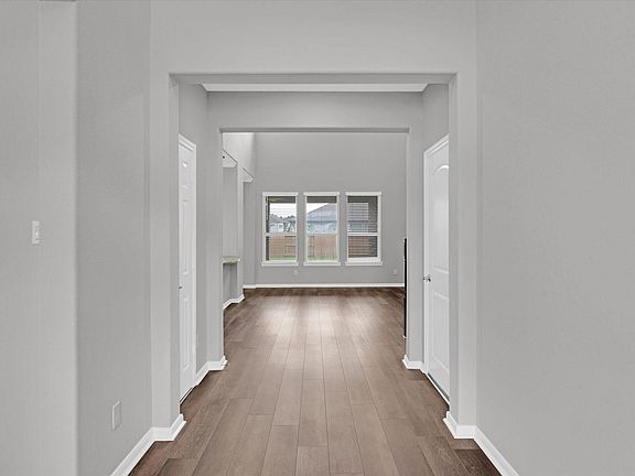 5th image of 3834 Supremes Trl