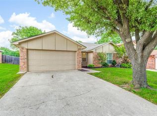 604 Parker Dr, Euless, TX 76039