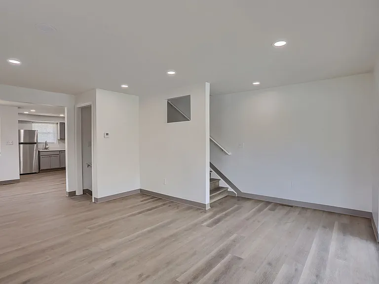 153 Kathleen Dr #1 — Photo 10