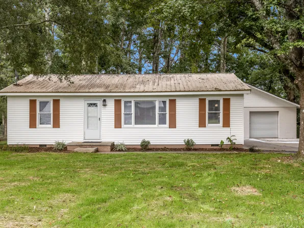 3223 Bates Dr, Rocky Face, GA 30740