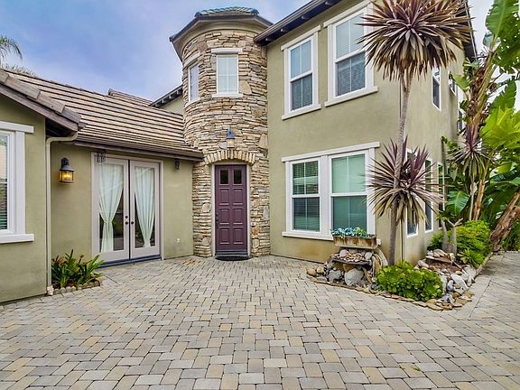 3rd image of 16018 Falcon Crest Dr