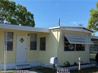 1611 S Shore Dr, Tavares, FL 32778