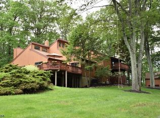 10 Andrea Way, Tewksbury Twp, NJ 07830