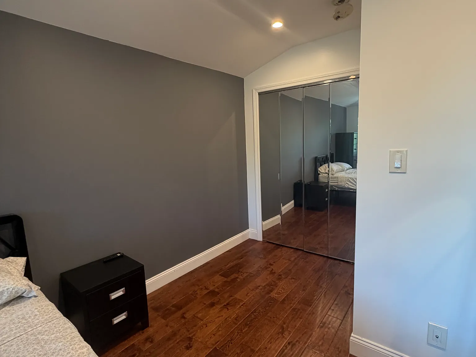 1 bed, 1200 sqft, $1,300 — Photo 2
