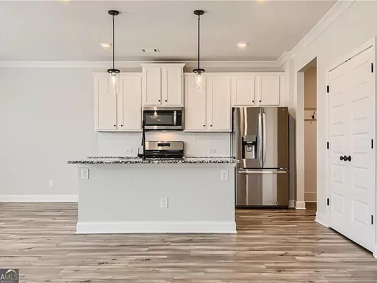 3041 Westgate Park Dr — Photo 5