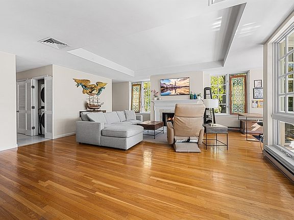 4th image of 63 Garden Rd APT C5