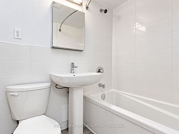 4th image of 276 Saint George St #503