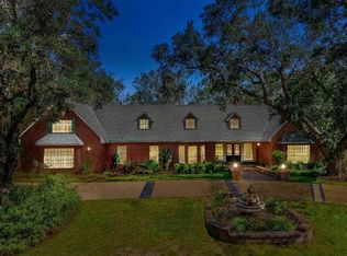 4400 Devereux Dr, Pensacola, FL 32504