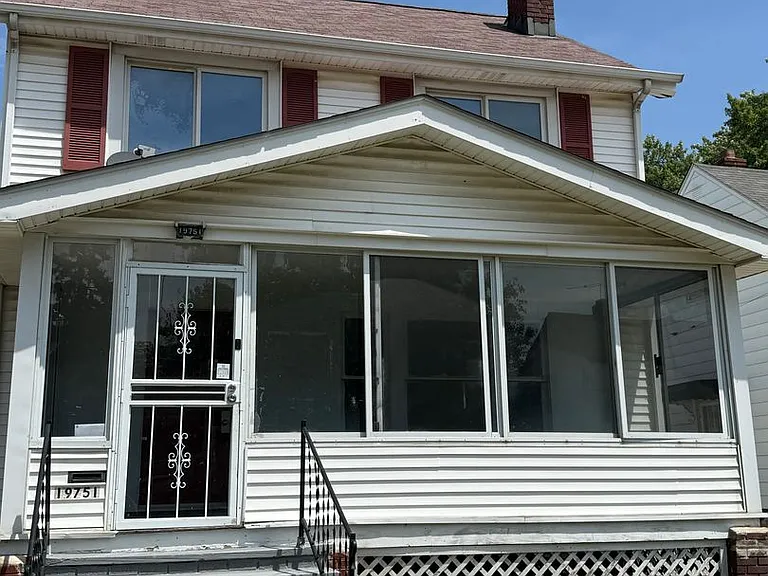 19751 Naumann Ave — Photo 1