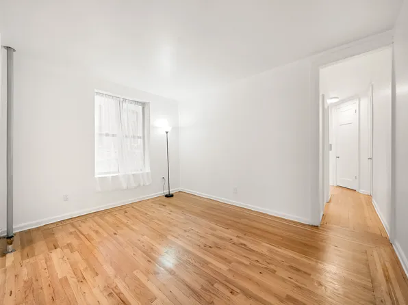 834 Riverside Drive image 7 of 12