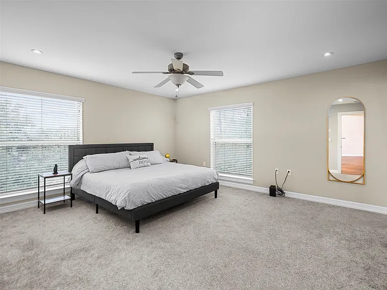 3501 Chenevert St #22 — Photo 13