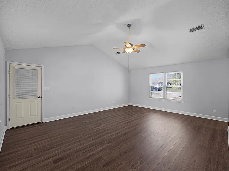 192 Eagle Ridge Dr — Photo 6
