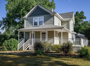 224 1st St E, Center, ND 58530