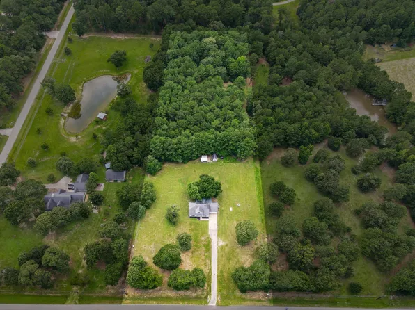 14909 Pine Tree Rd, Montgomery, TX 77356
