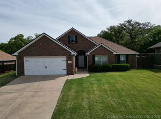 3208 Stone Creek Dr, Ardmore, OK 73401