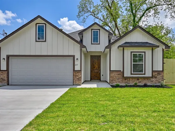 207 Malleck St, Columbus, TX 78934