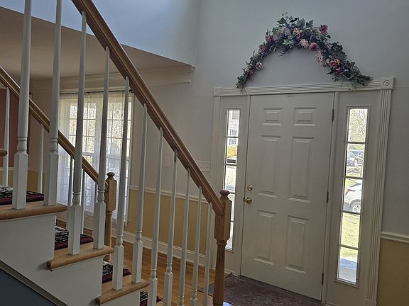 3rd image of 30 Commodore Hull Drive