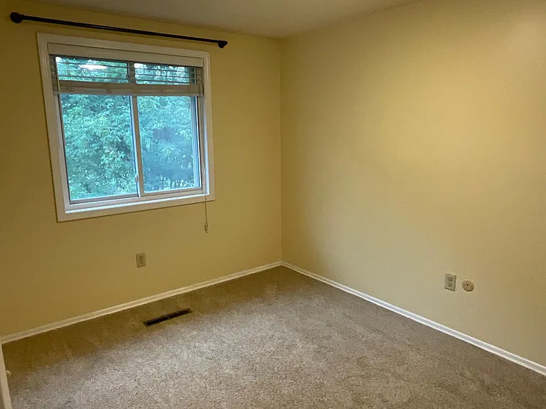 951 Barclay Ln — Photo 20