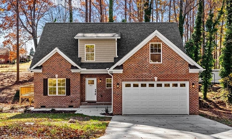 1st image of 447 Lynnhaven Park Dr