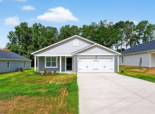 438 Windemere Dr, Fayetteville, NC 28314