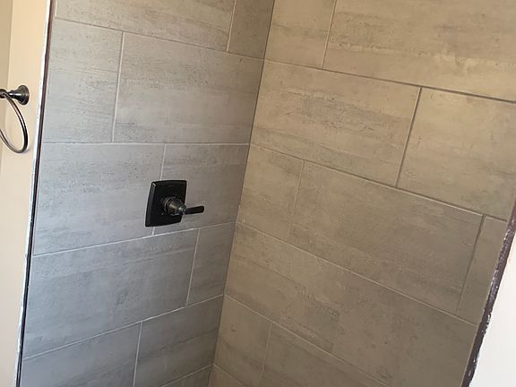 5th image of 2208 Crittenden Dr APT 3