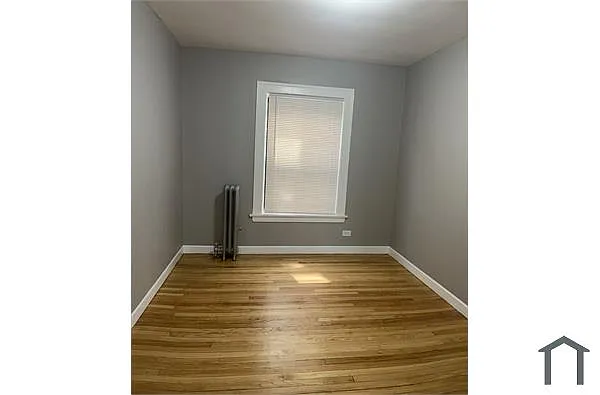 Building Photo - 6922 S Oglesby Ave #1