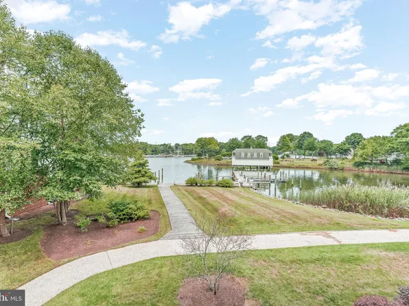 514 Oyster Bay Pl #201, Solomons, MD 20688