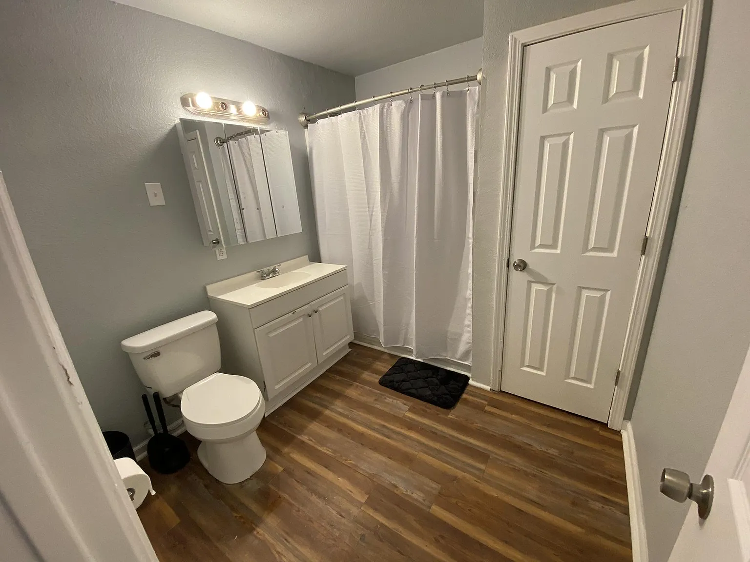4 bed, 1.0 bath, 1200 sqft, $672 — Photo 4