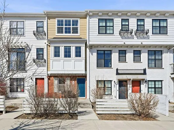 14 S Nolan Hill Gate NW, Calgary, AB T3R 0T9