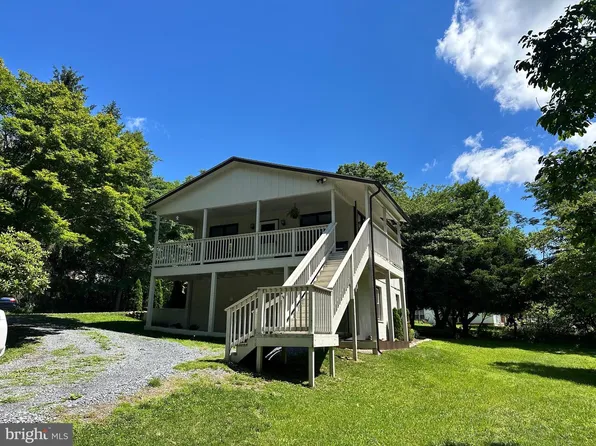 28 Worlds End Ln, Linden, VA 22642