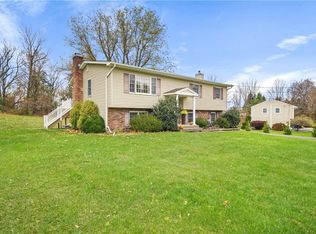 4 Overhill Ln, Warwick, NY 10990