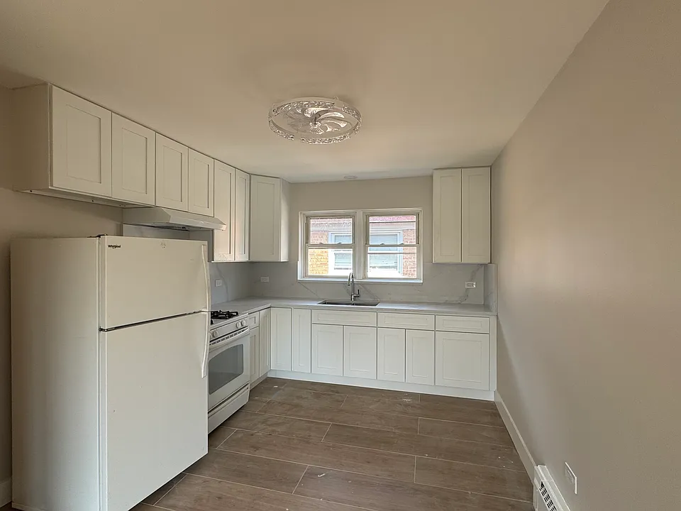 7522 W Lawrence Ave #1