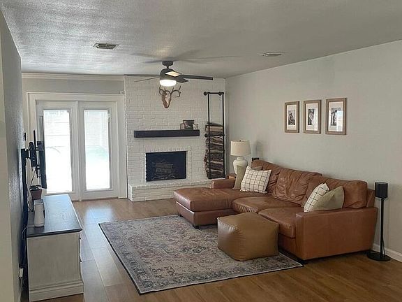 3rd image of 5606 green grove