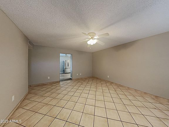 3rd image of 7251 W CINNABAR Avenue