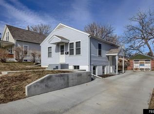 3716 R St, Omaha, NE 68107