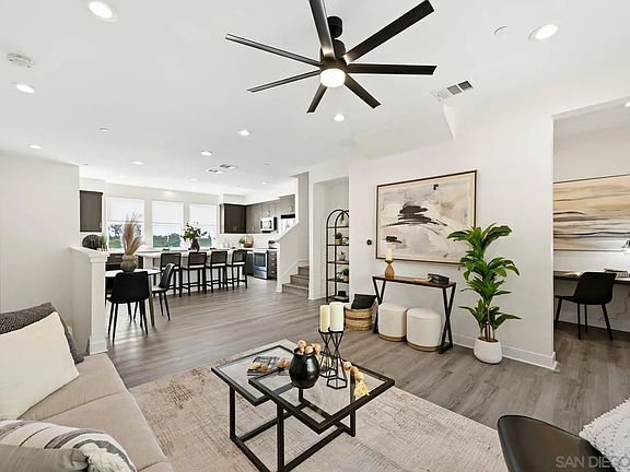 5th image of 748 Shoreline Rd