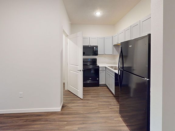 4th image of 427 4th St NW #411-2101