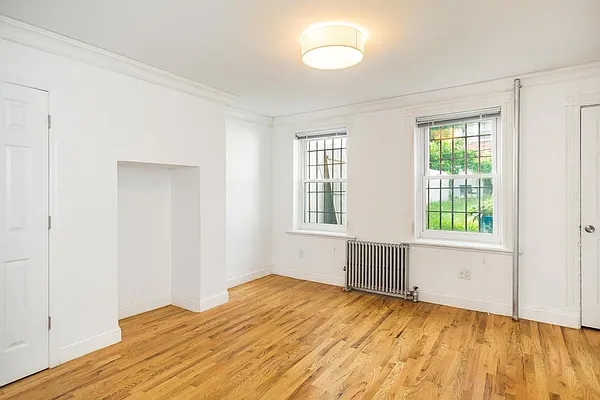 Rented by Century 21 Metropolitan | media 17