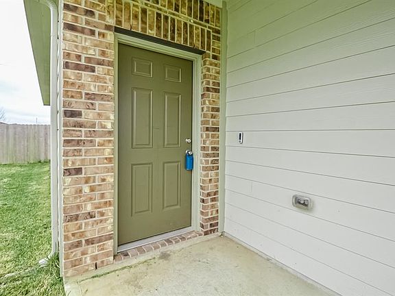 4th image of 5027 Highland Springs Ln