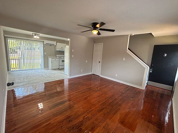 4th image of 1009 Cain Rd #3