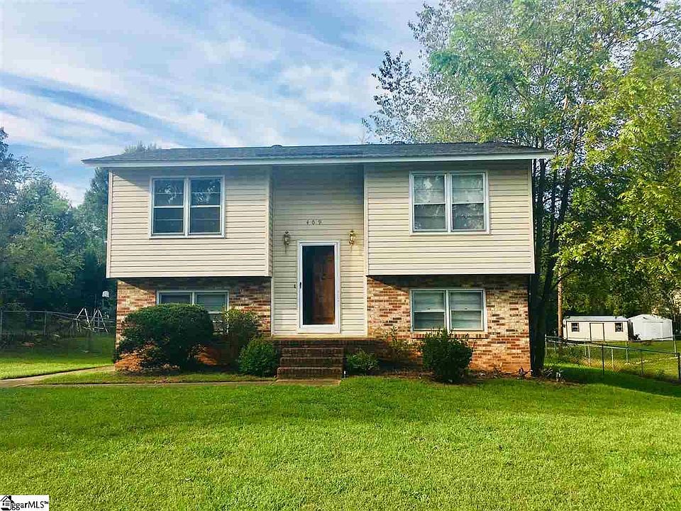 1st image of 409 W Yellow Wood Dr